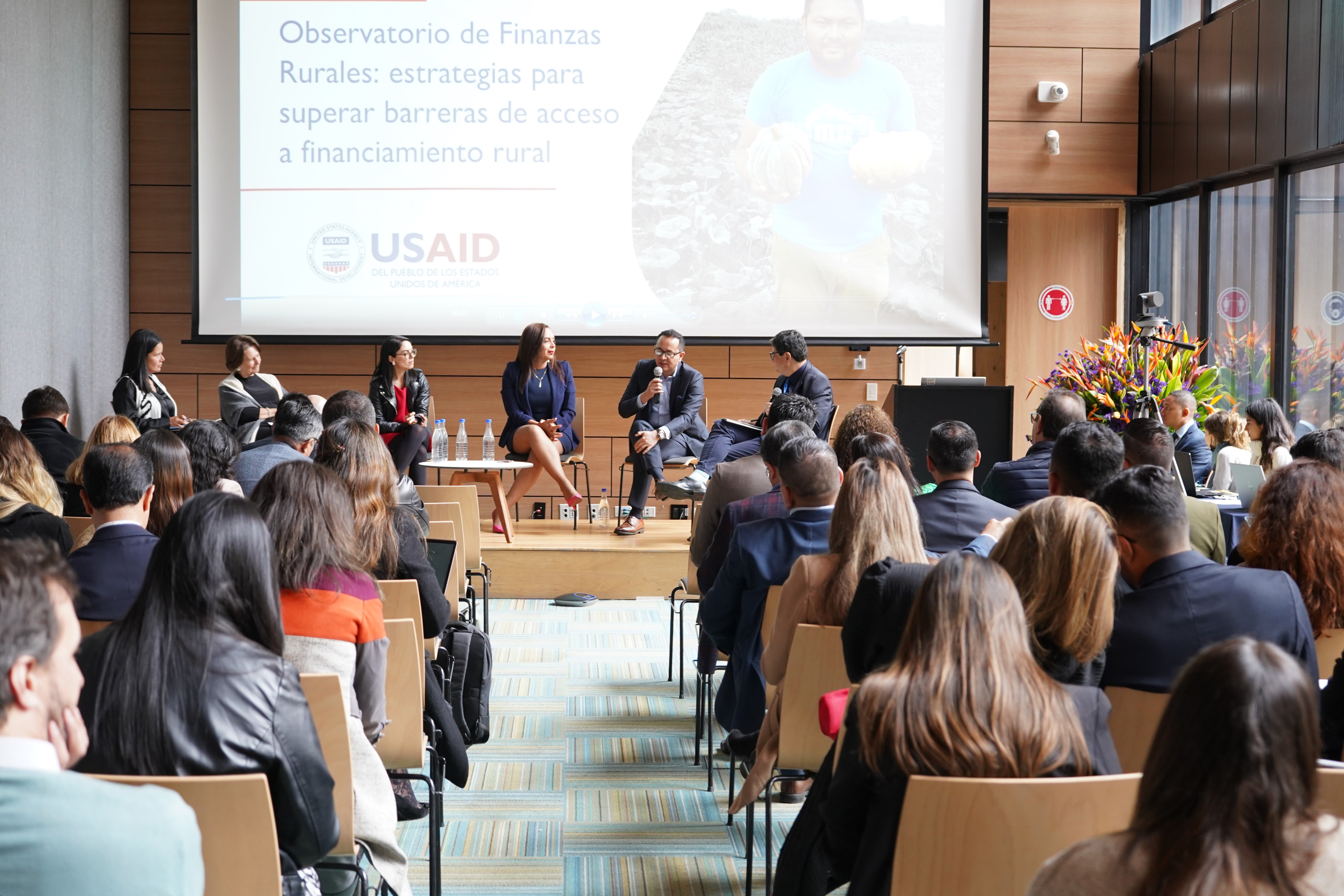 Aforo de la presentación del Estudio de Mercado Rural